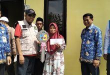 Serahkan Bantuan RTLH Tahun Anggaran 2025, Buoati Sumebep Ingatkan Transparansi dan Tepat Sasaran