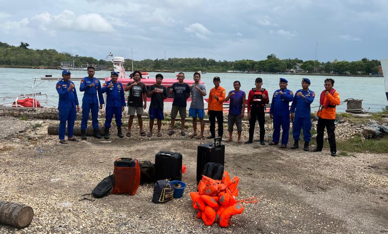 Tongkang Bermuatan CPO Bocor dan Hampir Tenggelam di Perairan Giliyang, Lima Kru Berhasil Dievakuasi