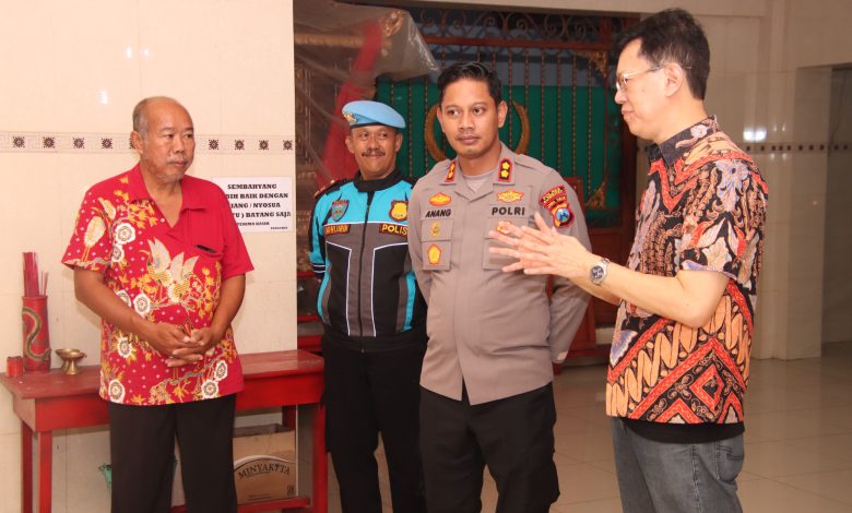 Hadiri Peribadatan Imlek 2026, Kapolres Sumenep Pastikan Keamanan Terjaga