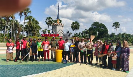 Camat Pragaan Pimpin Aksi Bersih Tugu Keris, Dorong Kesadaran Lingkungan Lewat Gerakan Indonesia ASRI