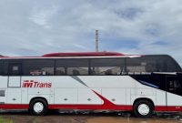 Bus M Trans di Terminal Arya Wiraraja Sumenep 