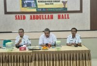 Dari kiri, Kacbdindik Provinsi Jatim Wilayah Sumenep, Rusliy, M.Pd. Kasi Intel Kejari Sumenep, Endro Rizki Erlazuardi, SH.MH dan Kepala SMAN 1 Sumenep, Sirajum Munir