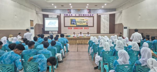 Jaksa Masuk Sekolah di SMAN 1 Sumenep, Tekankan Bahaya Jejak Digital dan Pelanggaran Dunia Maya