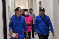 Kades Pragaan Daya, Imrah saat dilakukan penahanan pada bulan april lalu (dok. Setarajatim)
