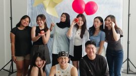Lewat tugas akhir mereka, Bella, Tiara, dan Nurhalida mendirikan Monometer Creative,
creative agency yang fokus di industri fashion dan beauty, berbadan hukum PT. Harmoni Kreasi Indonesia