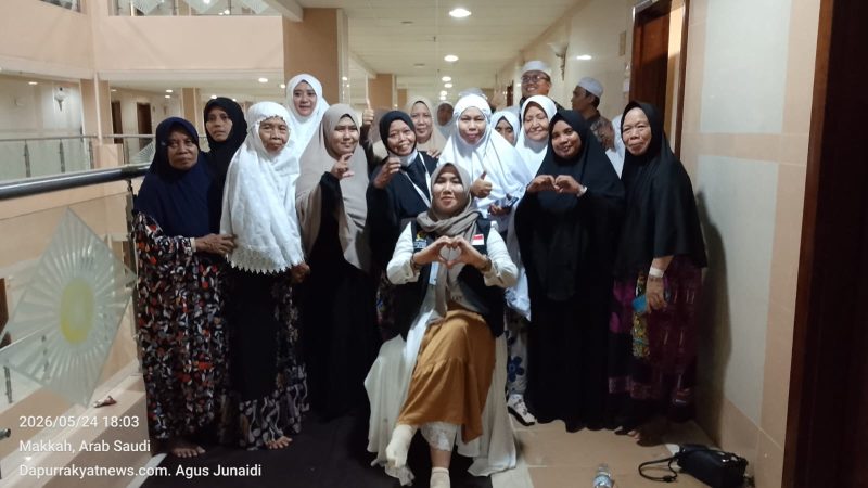 Kehangatan jamaah haji Sumenep rombongan. 22 kemoterapi 77 saat bersama Lia Istifhama