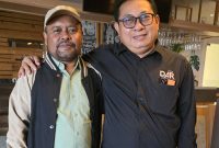 Ketua Umum SMSI Pusat, Firdaus (kanan) bersama Ketua SMSI Sumenep, Wahyudi