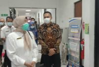 Direktur RSUDMA Sumenep, dr. Erliyati bersama rombongan  BPKN? Ombudsman RI, dan BPJS Kesehatan 