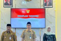 Dari kiri, Plt Kadisperkimhub Sumenep, Drs. Achmad Dzulkarnain, Sekda Agus Dwi Saputra dan Kasi DPRKP Jatim, Sinta Dwi Astari