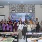 Para peserta pelatihan desain dan pola bersama istri Wakil Bupati Trenggalek dan Komindag