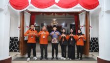 Bupati Trenggalek Mochamad Nur Arifin bersama Badan Pusat Statistik