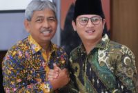 Bupati Trenggalek Moch Nur Arifin (kanan) bersama Sekda Edy Soepriyinto