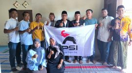 Ketua DPD PSI Sumenep, Djoni Tunaidi bersama Ketua DPC Bluto dan Ranting