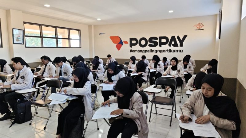 Suasana pelaksanaan UAS di Kampus Uniba Madura