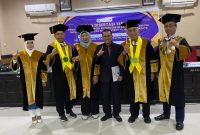 Dr. Rusliy bersama para penguji Unesa