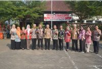 Sekda Edy Soepriyanto Bersama para pejabat/ASN Trenggalek 