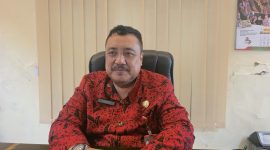 Kepala DPMD Sumenep Drs. Achmad Dzulkarnain  (foto ruang Kepala)
