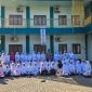 Santriwati IBS PKMKK saat melakukan ta'aruf