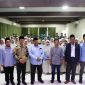 Rektor Universitas Annuqayah, Dr. KH. Moh. Hosnan bersama narasumber dan Kaprodi 