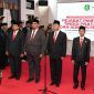 Lima pejabat saat mengucapkan sumpah janji di hadapan Bupati Sumenep 