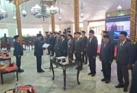 Bupati Sumenep Dr. H. Achmad Fauzi Wongsojudo saat mengambil sumpah janji Pejabat Administrator 