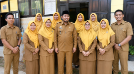 Bupati Achmad Fauzi Wongsojudo bersama para Guru SMPN 1 Sumenep saat sidak MPLS