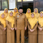 Bupati Achmad Fauzi Wongsojudo bersama para Guru SMPN 1 Sumenep saat sidak MPLS