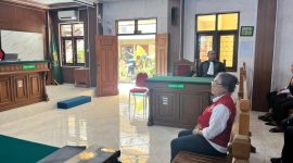 Yuliana Margaretha, Ketua SLJ Nganjuk saat mendengarkan pembacaan vonis majelis hakim PN Nganjuk