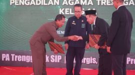 Pj Sekda Trenggalek saat penandatanganan MoU Pelayanan Peresmian Gedung PA Kelas 1A Trenggalek 