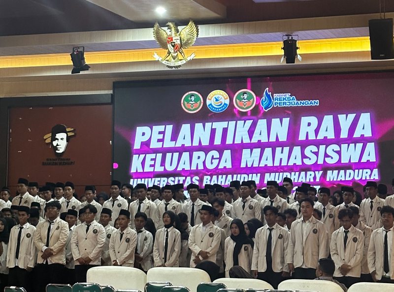 Suasana pelantikan Raya Ormawa Uniba Madura 