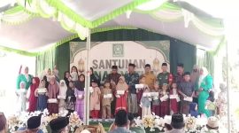 Kegiatan santunan anak yatim oleh Fatayat NU Masalembu