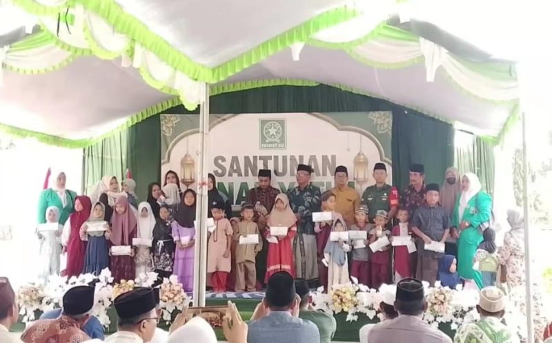 Kegiatan santunan anak yatim oleh Fatayat NU Masalembu