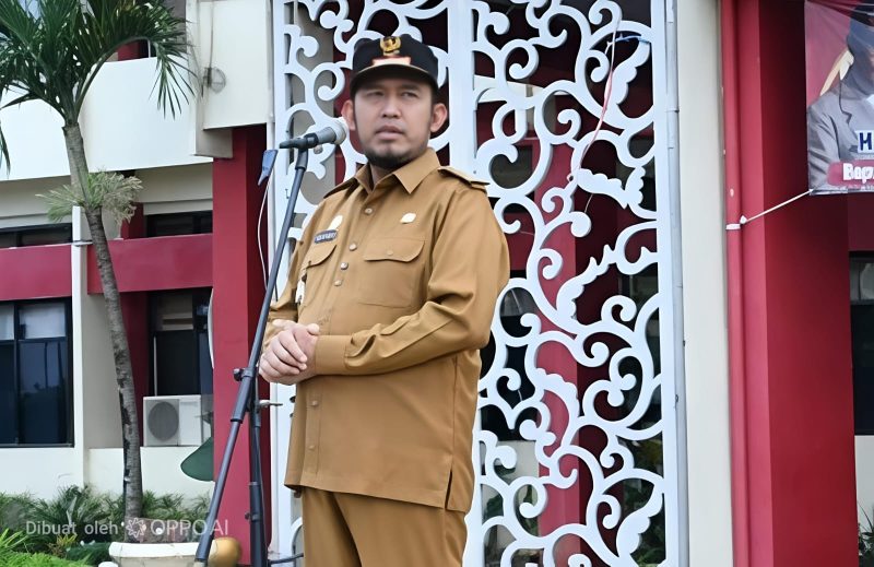 Bupati Sumenep Dr. H. Achmad Fauzi Wongsojudo saat pimpin upacara apel pagi