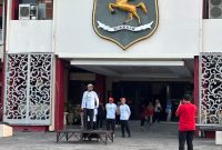 Bupati Sumenep Achmad Fauzi Wongsojudo saat pimpin apel pagi 