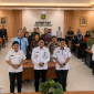 Kepala DPMPTSP Sumenep, Heru Santoso diapit Sekretaris, Kukuh (kanan) dan Kabid Penanaman Modal, H.Herman Hariyanto (kiri)