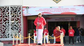 Bupati Sumenep Dr. H. Achmad Fauzi Wongsojudo saat memimpin apel pagi 