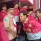Dirut BPRS Bhakti Sumekar, Hairil Fajar saat ikut melepas peserta Jambore Nasional di halaman Kantor Pemkab Sumenep 
