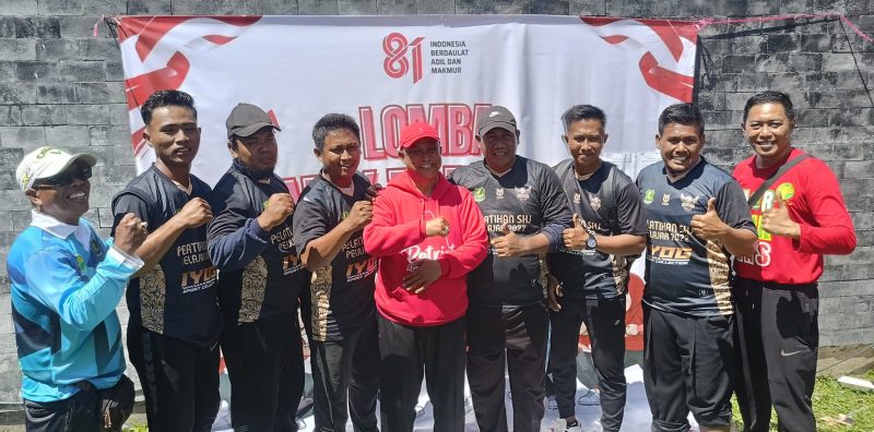 Tim putra Disdik Sumenep usai lomba tarik tambang