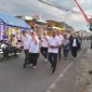 Wakil Bupati Sumenep KH. Imam Hasyim (tengah bertopi) ditemani Dirut BPRS Bhakti Sumekar dan jajaran direksi saat jalan sehat