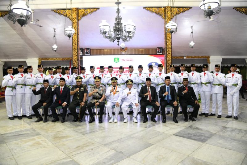 Bupati dan Wabup Sumenep bersama Forkopimda dan Peserta Paskibraka 2026 usai pengukuhan