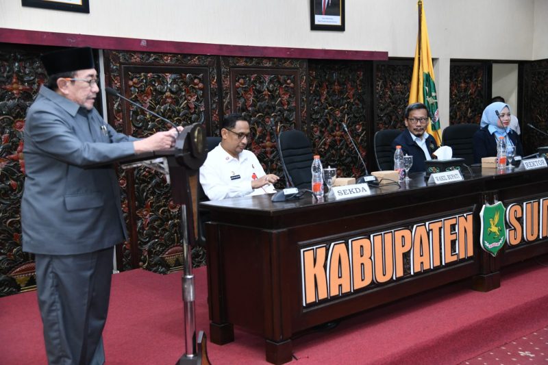 Wabup Sumenep KH Imam Hasyim saat menyampaikan sambutan di hadapan Rektor UWG Malang dan jajarannya