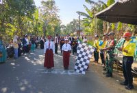 Sekcam Rubaru, Saruji lepas peserta Gerak jalan Agustusan 