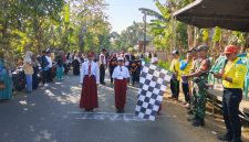 Sekcam Rubaru, Saruji lepas peserta Gerak jalan Agustusan 