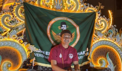 Kirab Kebangsaan UNIBA Madura Tutup Ospek 2026, Nasionalisme Dipadukan dengan Budaya Lokal
