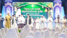 Maulid Nabi dan Haul ke-12 Suami di Kediaman  Khofifah 