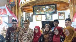 Sekda Sumenep saat meninjau stan Desa Wisata Kecamatan Pragaan 