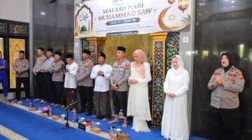 Kebersamaan Kapolresta Sumenep dalam balutan Maulid Nabi Muhammad SAW di Masjid Walisongo