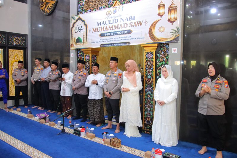 Kebersamaan Kapolresta Sumenep dalam balutan Maulid Nabi Muhammad SAW di Masjid Walisongo 