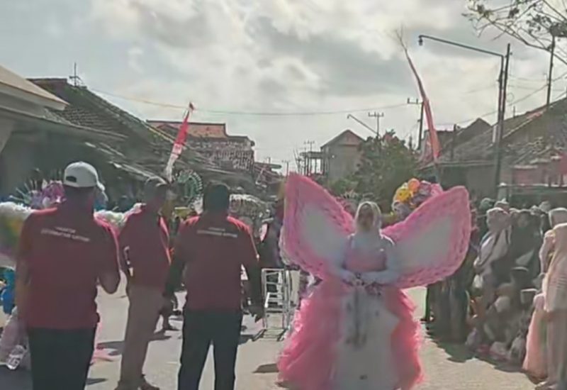 Penampilan memukau para peserta karnaval di Kecamatan Gayam