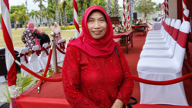 Direktur RSUDMA Sumenep, dr.Hj. Erliyati, M.Kes usai mengikuti upacara HUT Ke-81 RI